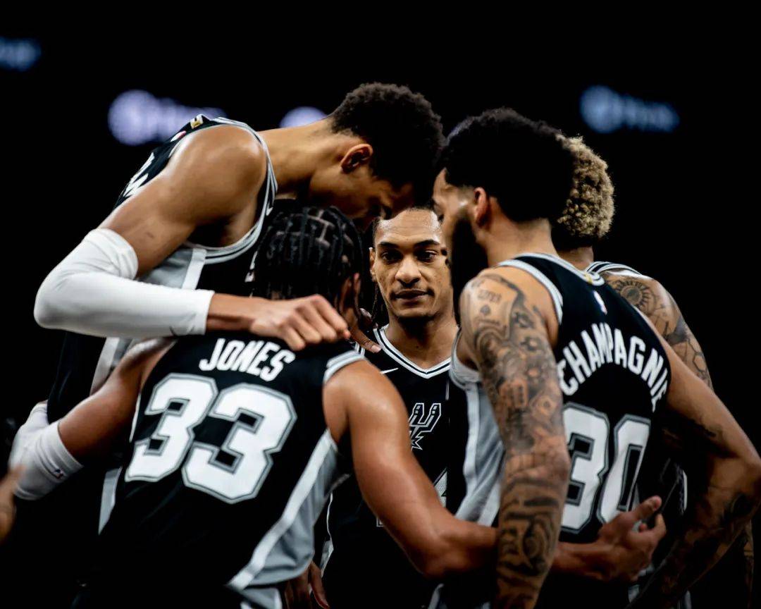 东部榜首大战！坎宁安29+13胜活塞，4投6分，活塞追梦让唐斯又软了比赛回顾：唐斯太软了活塞追梦太猛