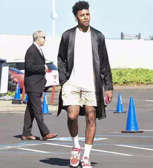 大伤后确实存在下滑，为什么现在的勇士还是需要梅尔顿？