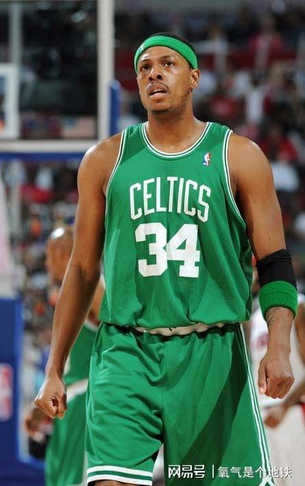 苏超决赛南通队vs泰州队：马宁担任主裁判，李贤成、巴特首发